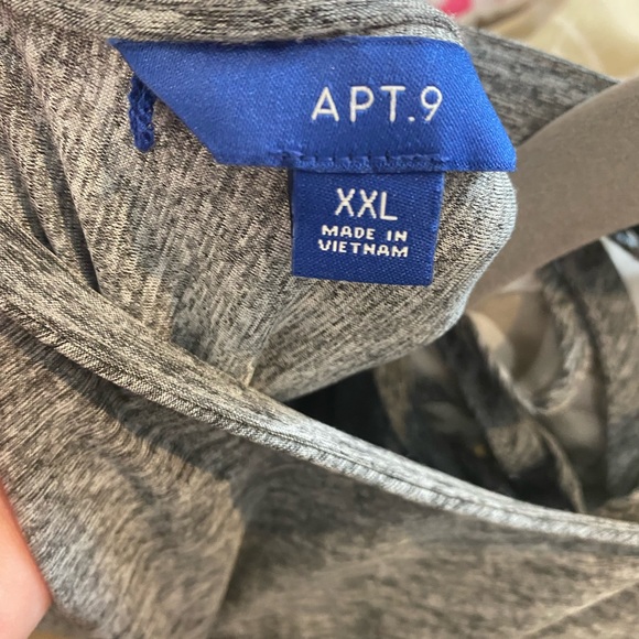 gray shirt - Picture 3 of 3